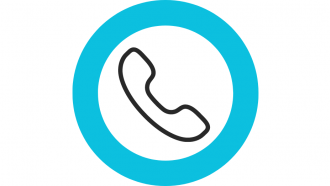 icono de línea negra de teléfono dentro de círculo azul
