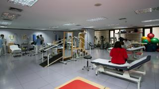 Fisioterapeutas y pacientes en el Gimnasio