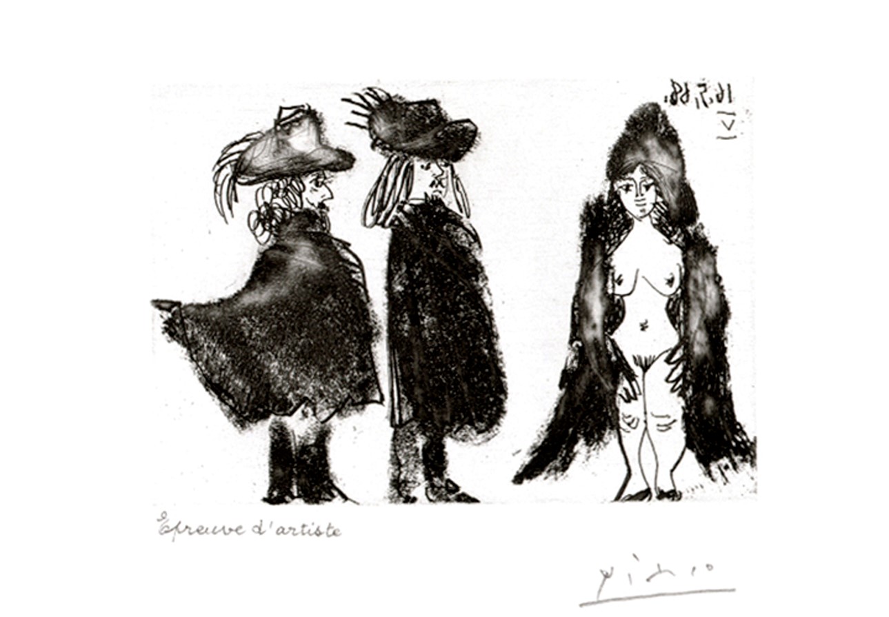 Dibujo de una mujer desnuda observada por dos caballeros con capa y sombrero