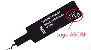 Precinto negro con la señalización del lugar donde va el logo certificador