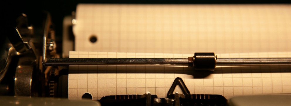 Máquina de escribir con listado