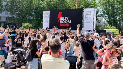 Los Billy Boom Band cierran la primera edición de LibroMad, en la Plaza España Concierto de los Billy Boom Band en la Plaza España