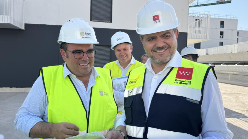 Rodrigo visita la construcción de nuevas viviendas del Plan Vive en Boadilla del Monte El consejero Jorge Rodrigo durante su visita a la construcción del Plan Vive en Boadilla del Monte