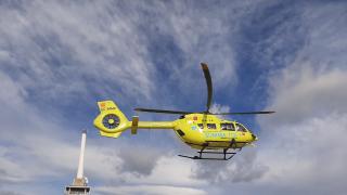 Helicóptero Medicalizado SUMMA 112 despegando de su base en Las Rozas de Madrid
