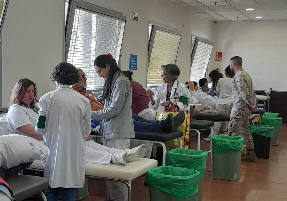 Imagen de participantes en el XXV Maratón de Donación de Sangre del Hospital Universitario Ramón y Cajal