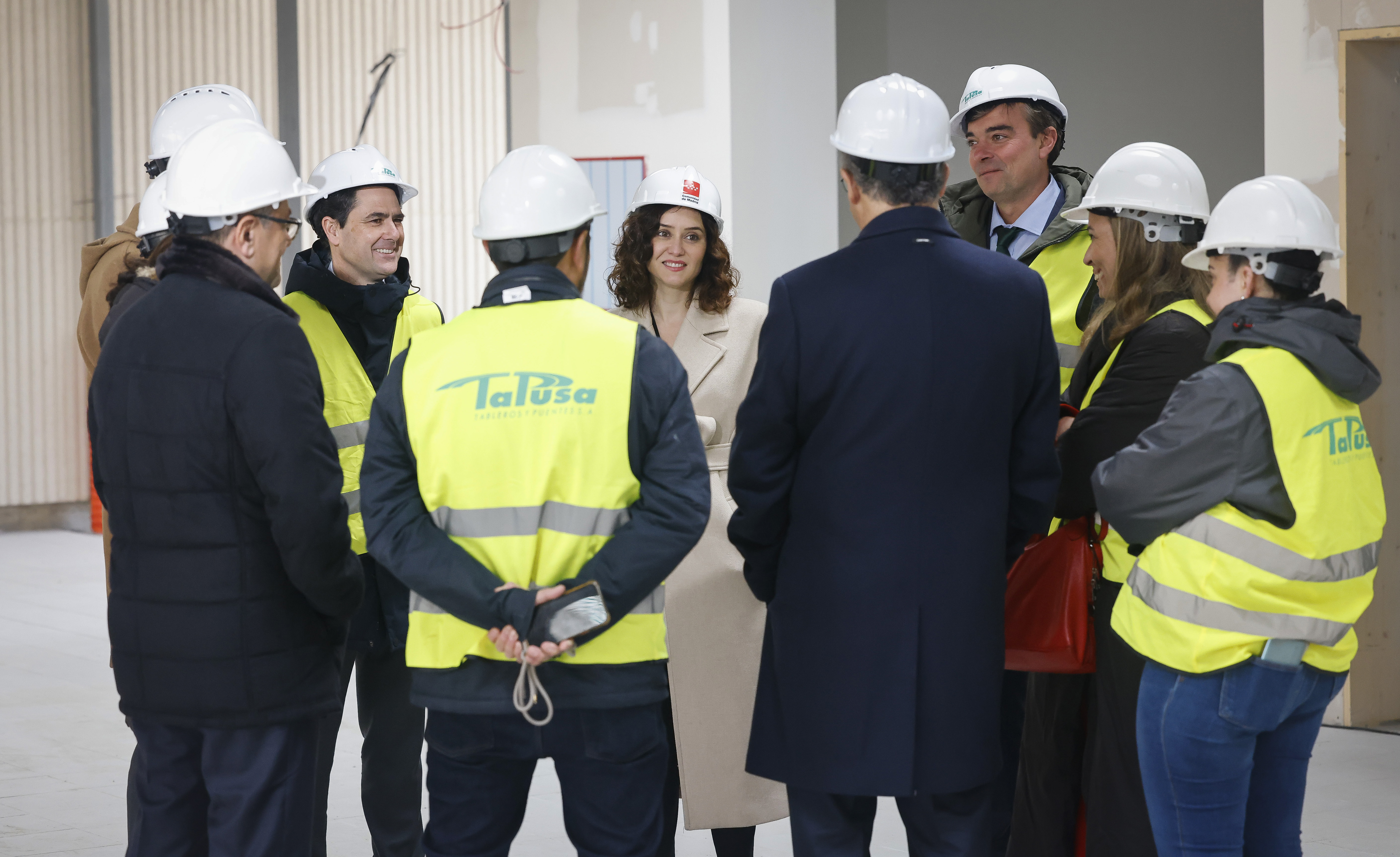 Díaz Ayuso anuncia la apertura de colegios públicos en días no lectivos  durante el curso escolar para ayudar a conciliar a las familias madrileñas  | Comunidad de Madrid