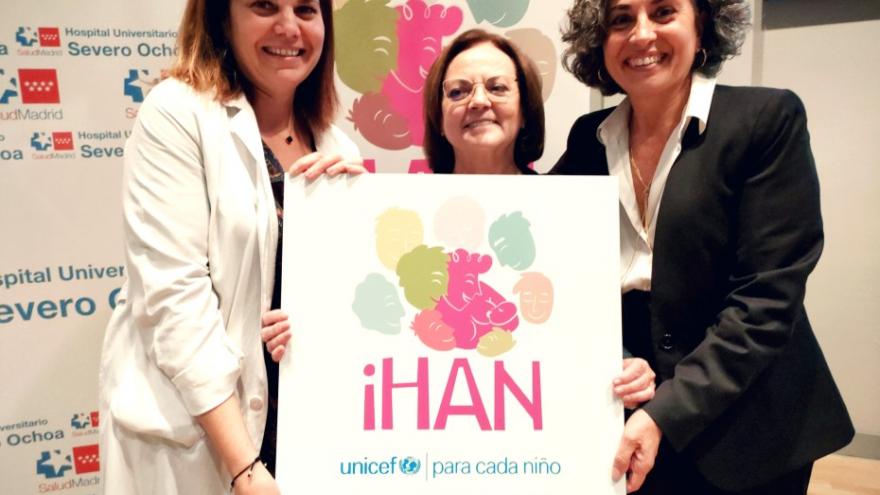 Entrega de galardón de Reacreditación IHAN a Ersilia González y Ana Rayo