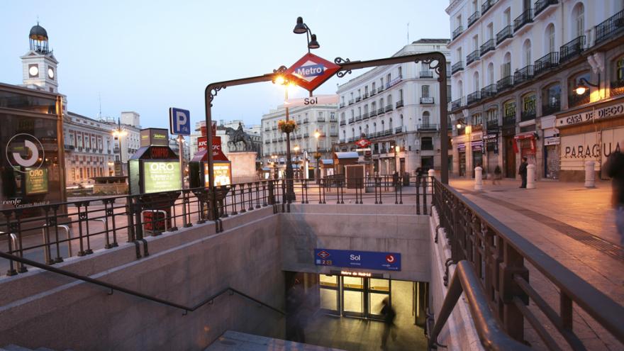 Entrada a la estación de Sol