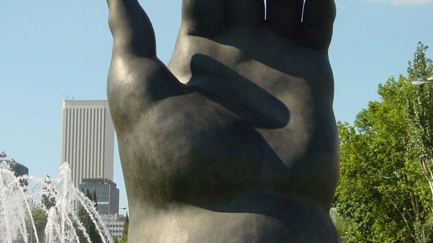 Imagen de escultura mano