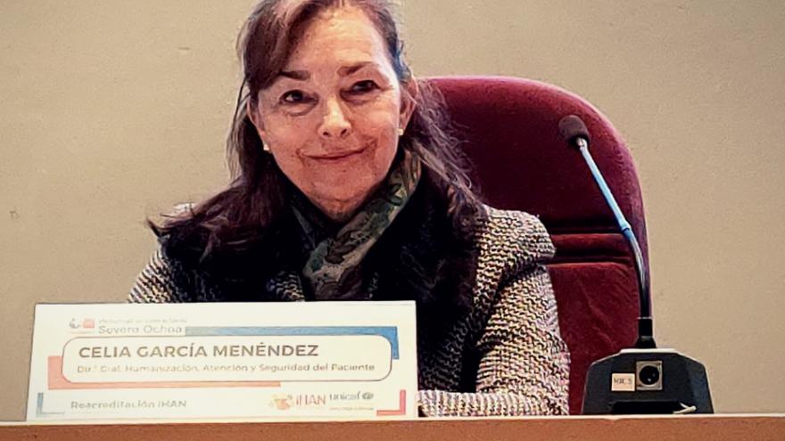 Celia Garcia Menéndez directora general de Humanización, Atención y Seguridad del Paciente en el acto de Reacreditación IHAN 