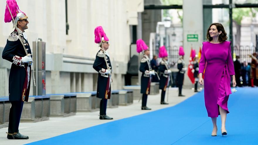 La presidenta llegando al acto 