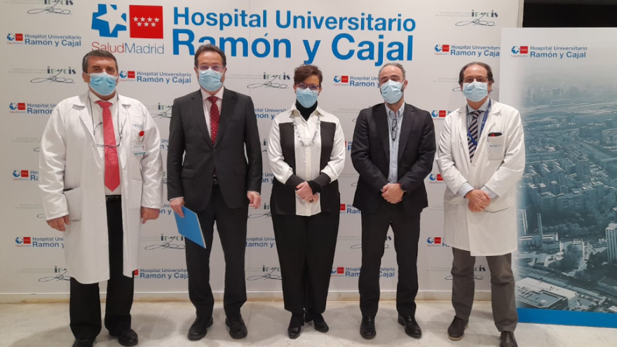 Imagen de fotocall del evento en el Hospital Universitario Ramón y Cajal