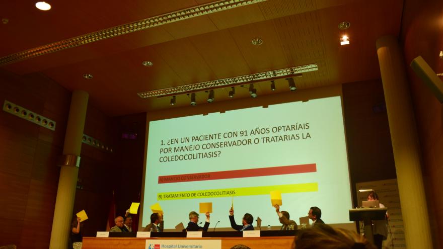 La jornada contó con varias casos clínicos desde un punto de vista ameno