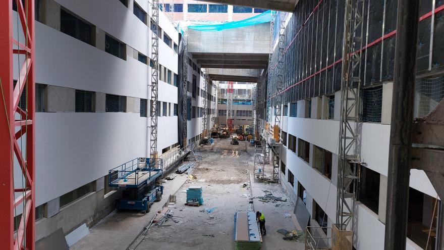 Patio interior del Nuevo Edificio de Hospitalización