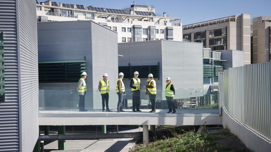 El consejero Escudero visitando el centro de salud