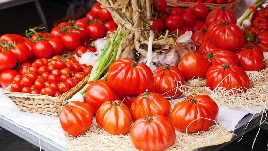 Cestas tomates varios