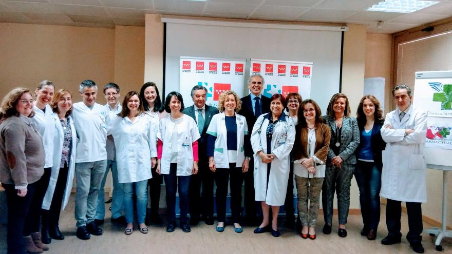 Ruiz Escudero visita el Centro de Salud Daroca, que cuenta con un programa de coordinación con los farmacéuticos de su zona