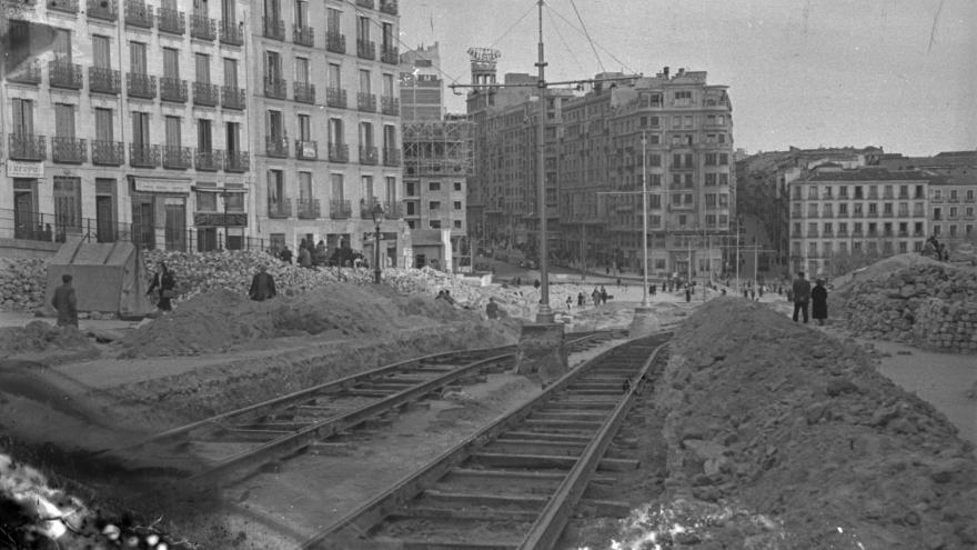 Fotografía Madrid antiguo tranvía blanco y negro