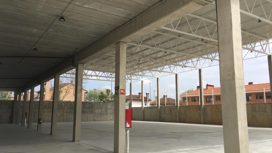 Imagen del polideportivo multiusos del colegio público Virgen de Navalazarza