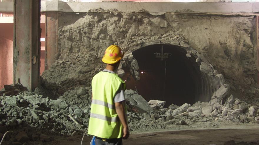 Demolición túnel existente nivel andenes