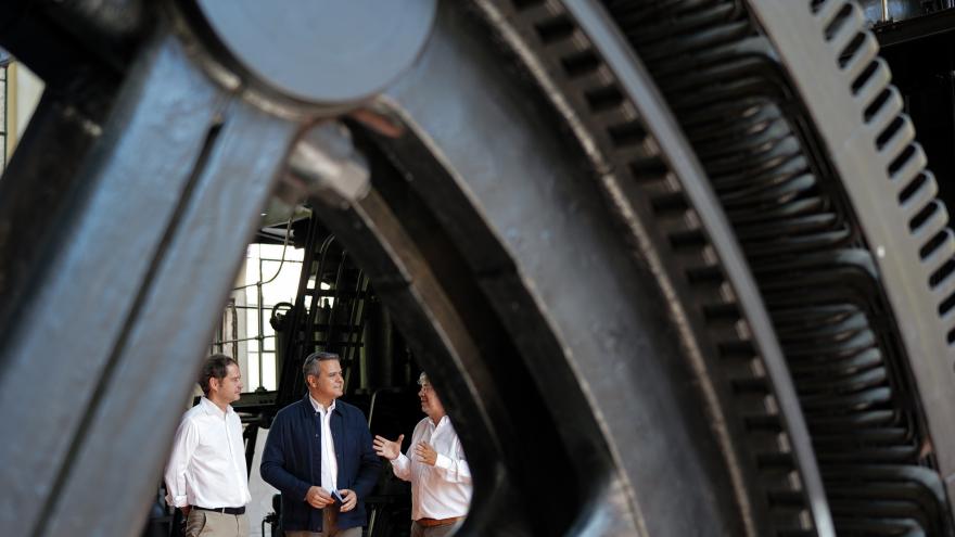 Jorge Rodrigo en un momento de su visita al Museo Nave de Motores de Metro