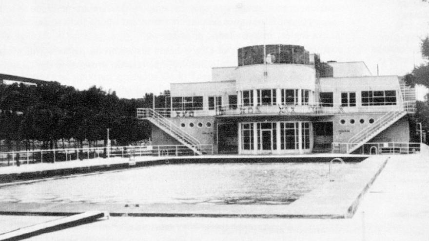 Swimming pool La Isla. Madrid. (Regional Archive of the Community of Madrid).