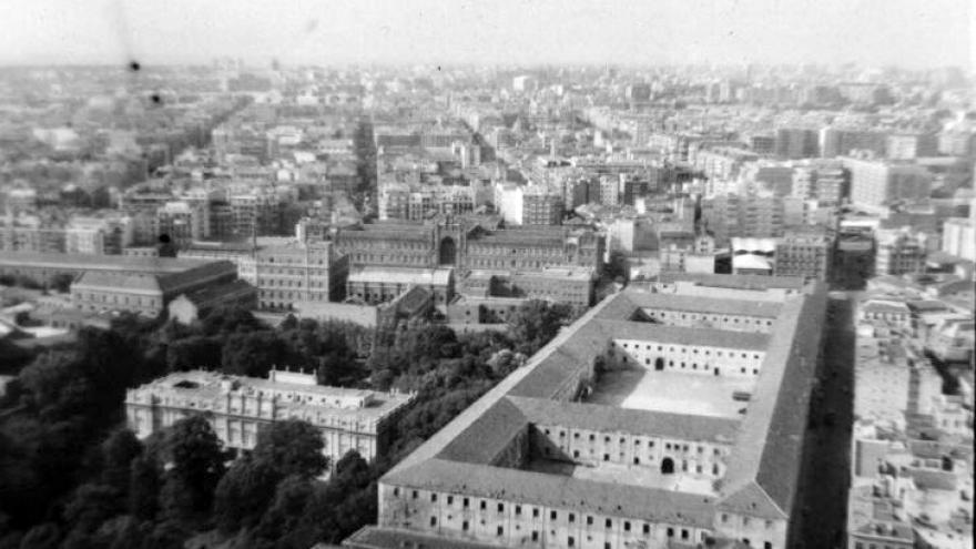 Cuartel del Conde Duque from the top. Madrid. (Regional Archive of the Community of Madrid)