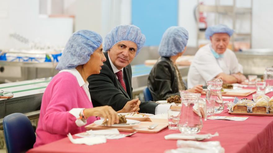 Enrique Ruiz Escudero durante la entrega del galardón del V Concurso de Cocina Hospitalaria Navideña