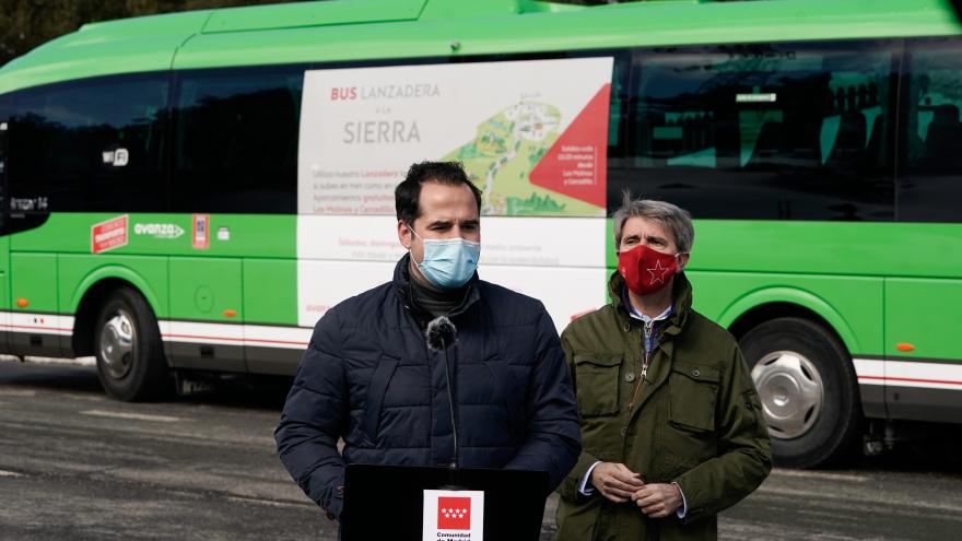 Ignacio Aguado y Ángel Garrido presentan un autobús lanzadera a Cotos y Valdesquí