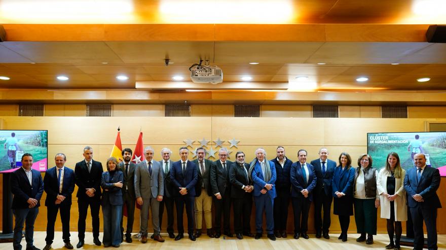 El consejero Carlos Novillo durante la presentación del nuevo clúster agroalimentario regional