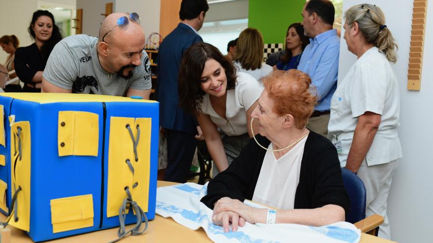 Isabel Díaz Ayuso durante su visita al Hospital de Guadarrama