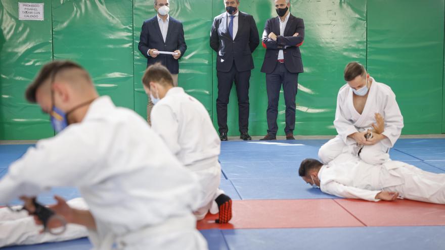 Enrique López visita los cursos de formación de la Comunidad de Madrid para Policías Locales