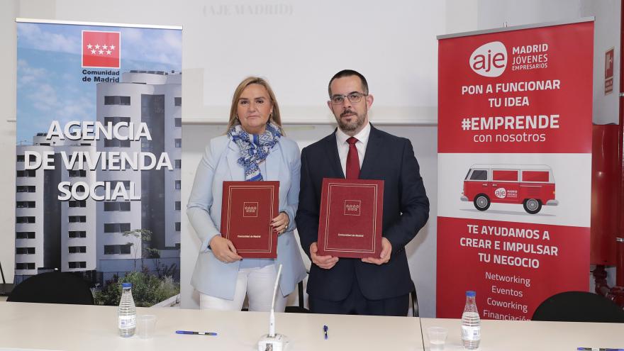 Gonzalo asiste a la sede de la Asociación de Jóvenes Empresarios de Madrid para la firma del convenio de colaboración 