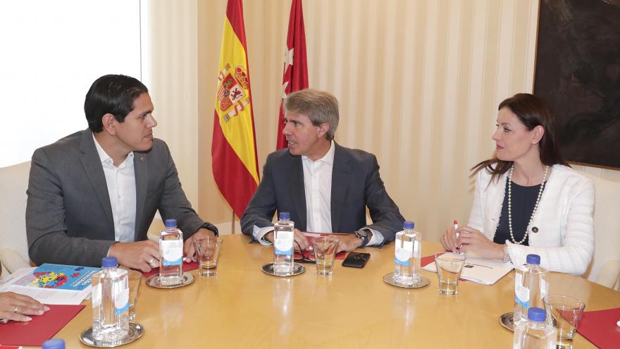 Garrido muestra el respaldo del Gobierno de la Comunidad de Madrid a los refugiados venezolanos