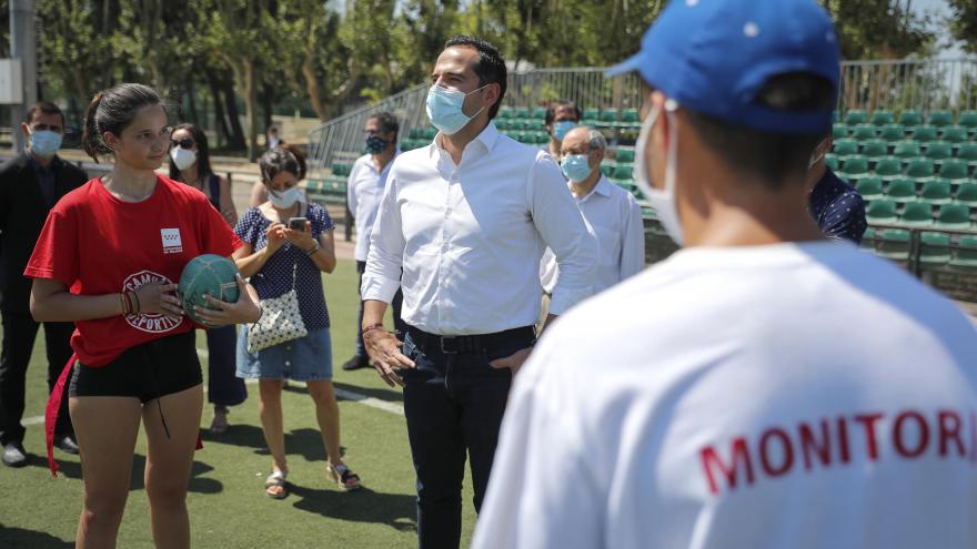 Aguado visita el Parque Deportivo Puerta del Hierro