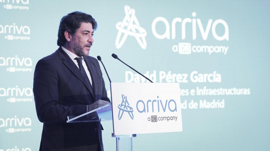 David Pérez durante su visita a la nueva sede de Arriva