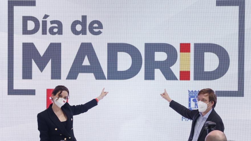 La presidenta junto al alcalde de Madrid