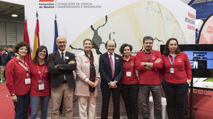 Eduardo Sicilia durante su visita a AULA