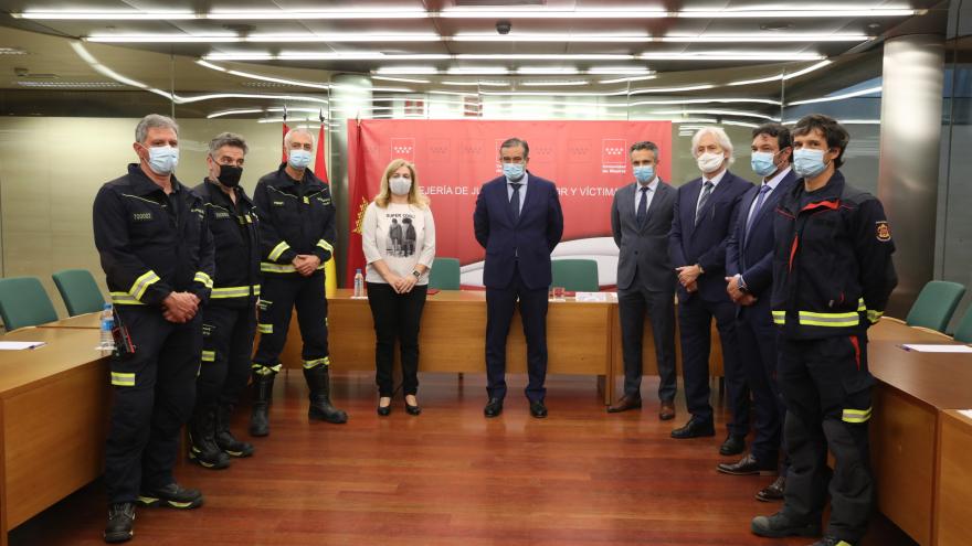 Enrique López durante la firma del nuevo convenio sobre emergencias con el Ayuntamiento de Madrid