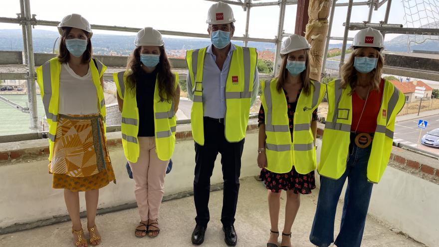 Enrique López durante su visita a las obras de la sede judicial de San Lorenzo de El Escorial