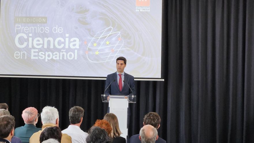 El consejero Emilio Viciana durante la entrega de los II Premios de Ciencia en Español