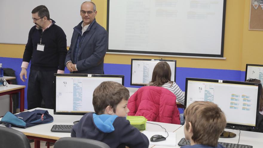 Rafael Van Grieken acude a una de las aulas de enriquecimiento educativo de altas capacidades