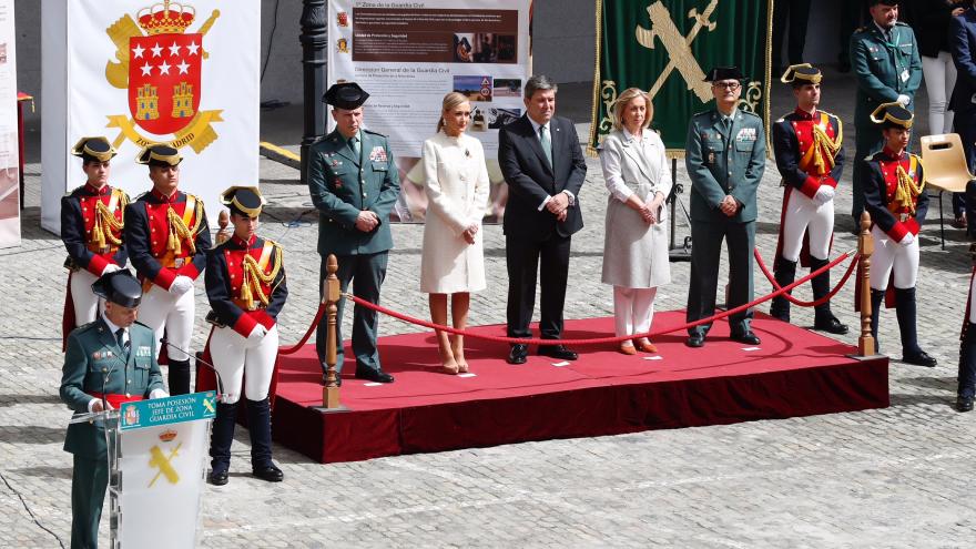 Cristina Cifuentes asiste a la toma de posesión del general jefe de la Guardia Civil