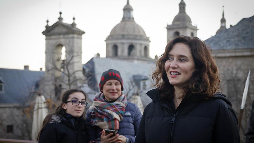 La presidenta Isabel Díaz Ayuso en el Belén Monumental de San Lorenzo de El Escorial