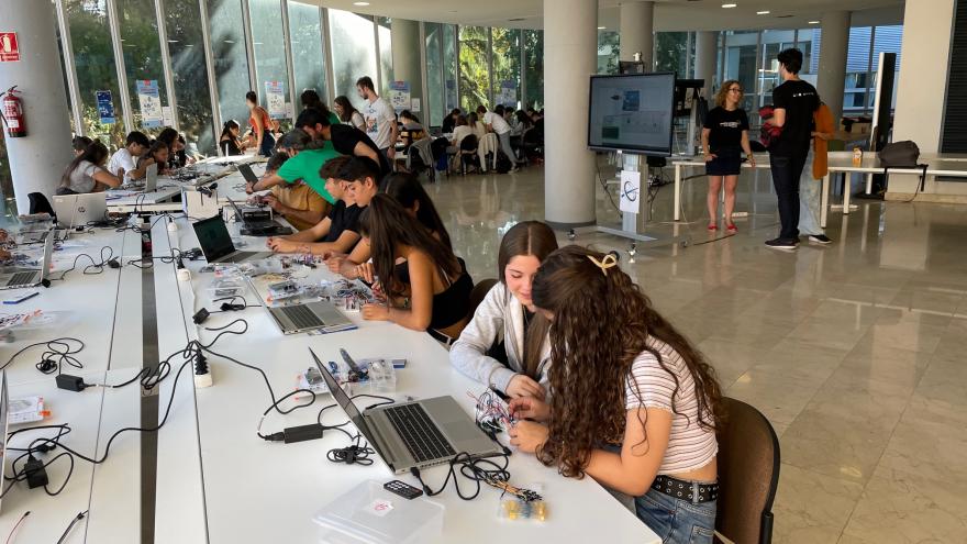 Emilio Viciana en un taller organizado por la Escuela de Ingeniería y Sistemas de Telecomunicación de la Universidad Politécnica de Madrid