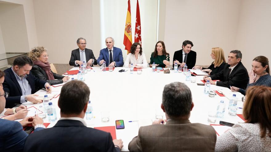 Isabel Díaz Ayuso durante la reunión con la junta de gobierno de la Federación Madrileña de Municipios