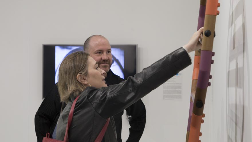 Marta Rivera durante la entrega del premio ARCO Comunidad de Madrid a jóvenes artistas