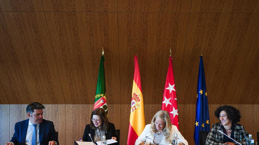 La consejera Rocío Albert durante la firma de un acuerdo con la Universidad Autónoma