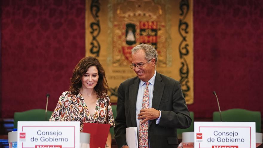 La presidenta conversa con Ossorio