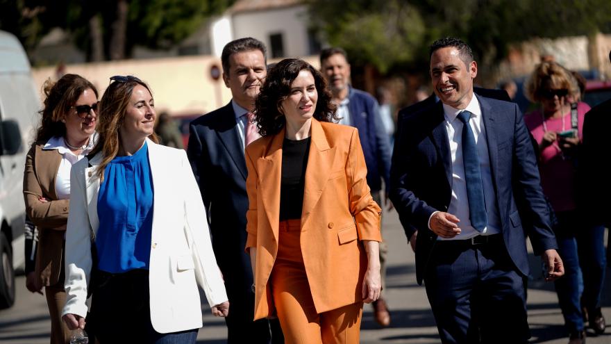 La presidenta en su visita a Griñón, donde se celebró el Consejo de Gobierno
